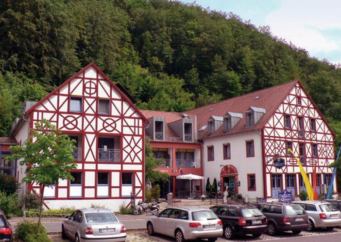 Behringers Freizeit - Und Tagungshotel Gössweinstein Esterno foto