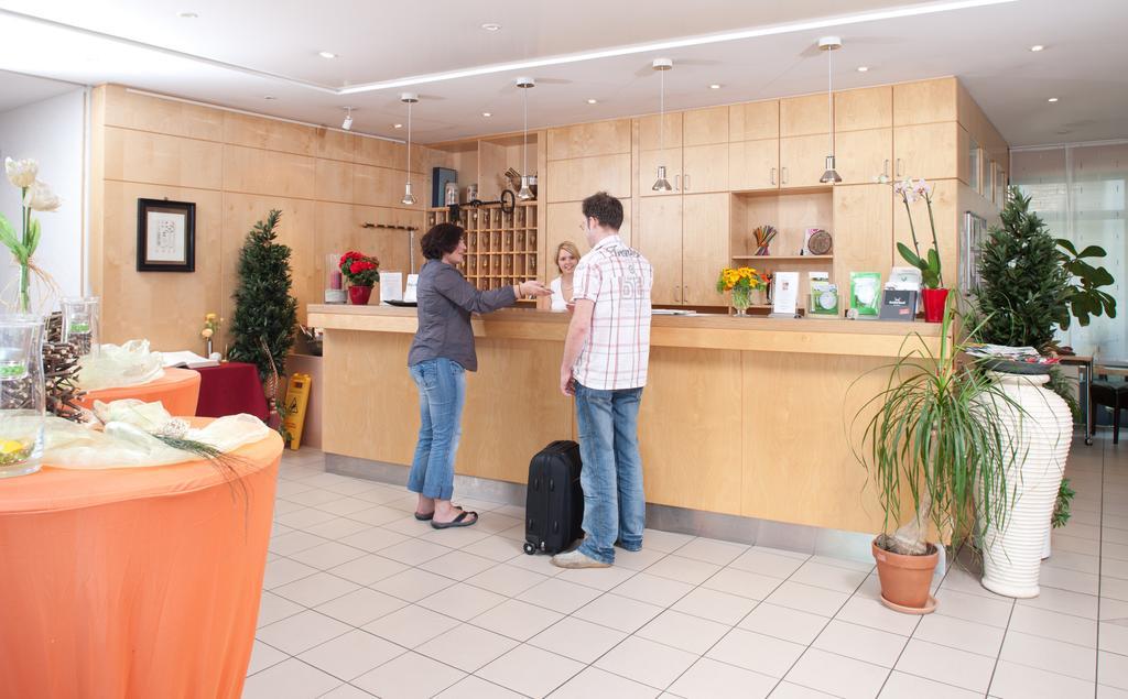 Behringers Freizeit - Und Tagungshotel Gössweinstein Esterno foto